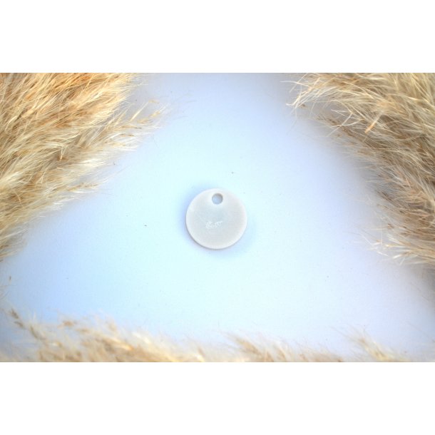 Hundetegn, lille rund, hvid perlemor med skaller