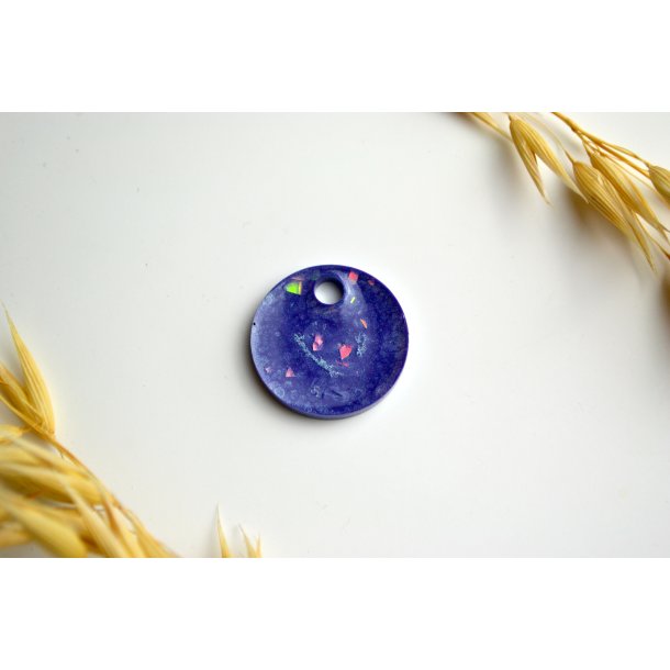 Hundetegn, lille rund, lilla shimmer med holografiske flager