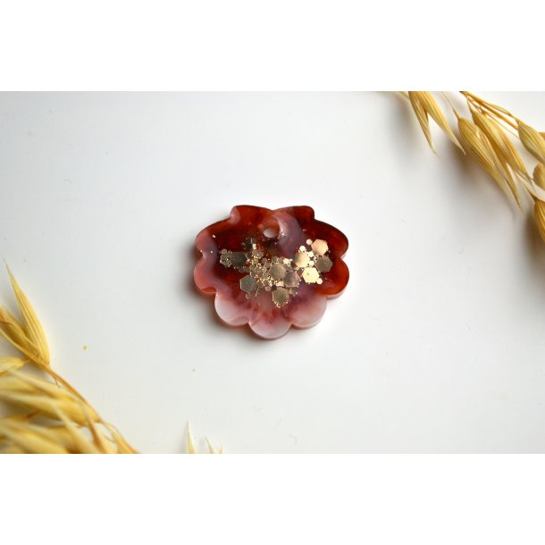 Hundetegn, lille musling, caramel, hvid, guld flager