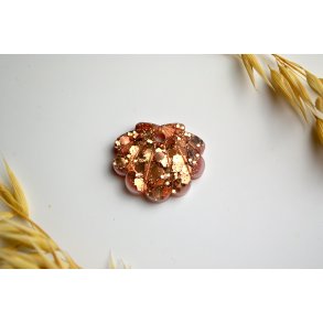 Hundetegn, lille musling, caramel, hvid, guld flager