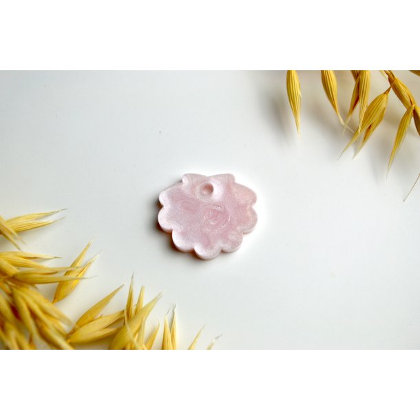 Hundetegn, lille musling, lyser�d shimmer